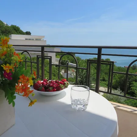 свети георги - Saint George Lägenhet